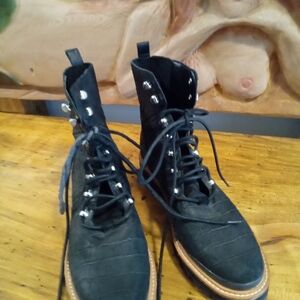 Marc Fisher Izzie 2 Leather Combat Alligator Print Lace-up Boots Size 9 Heel 1.5